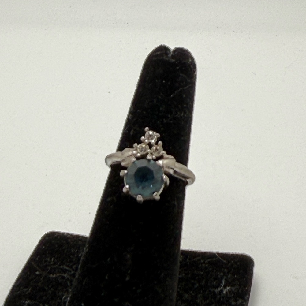 Vintage 1975 Avon Indiglow Silver Tone Ring 5.75 Jewelry